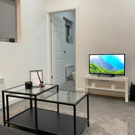 Apartment In Bham City Centre, Free Parking Sleeps 3 Birmingham Exteriör bild