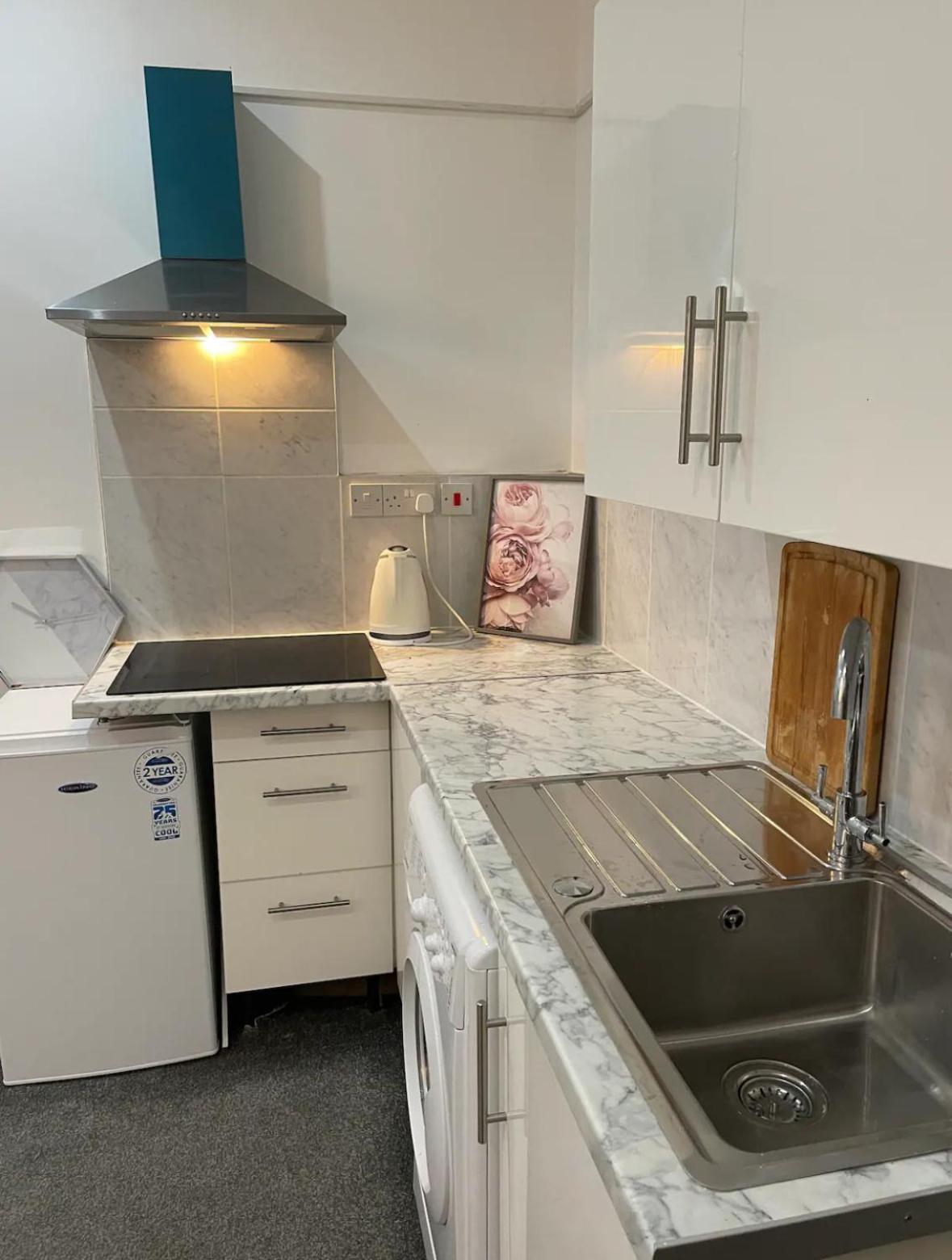 Apartment In Bham City Centre, Free Parking Sleeps 3 Birmingham Exteriör bild